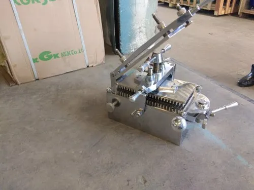 Manual Capsule Filling Machine - Image 3